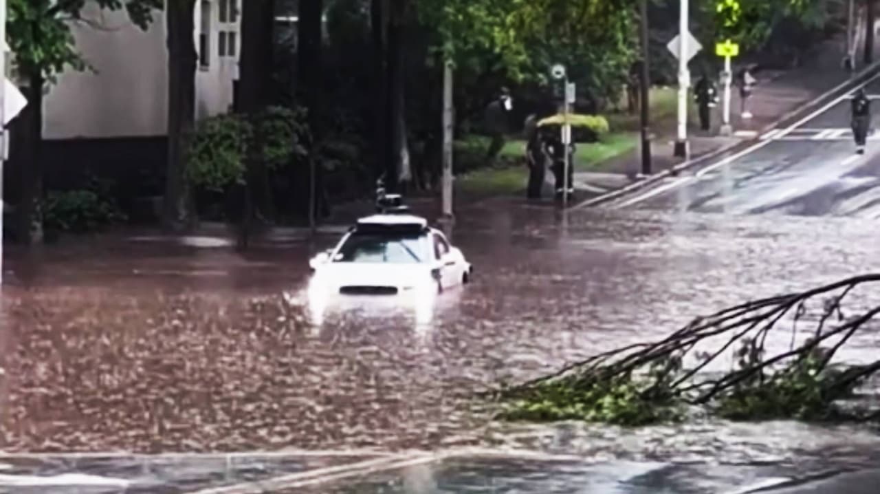 Carreteras y calles inundadas en Atlanta por fuertes lluvias