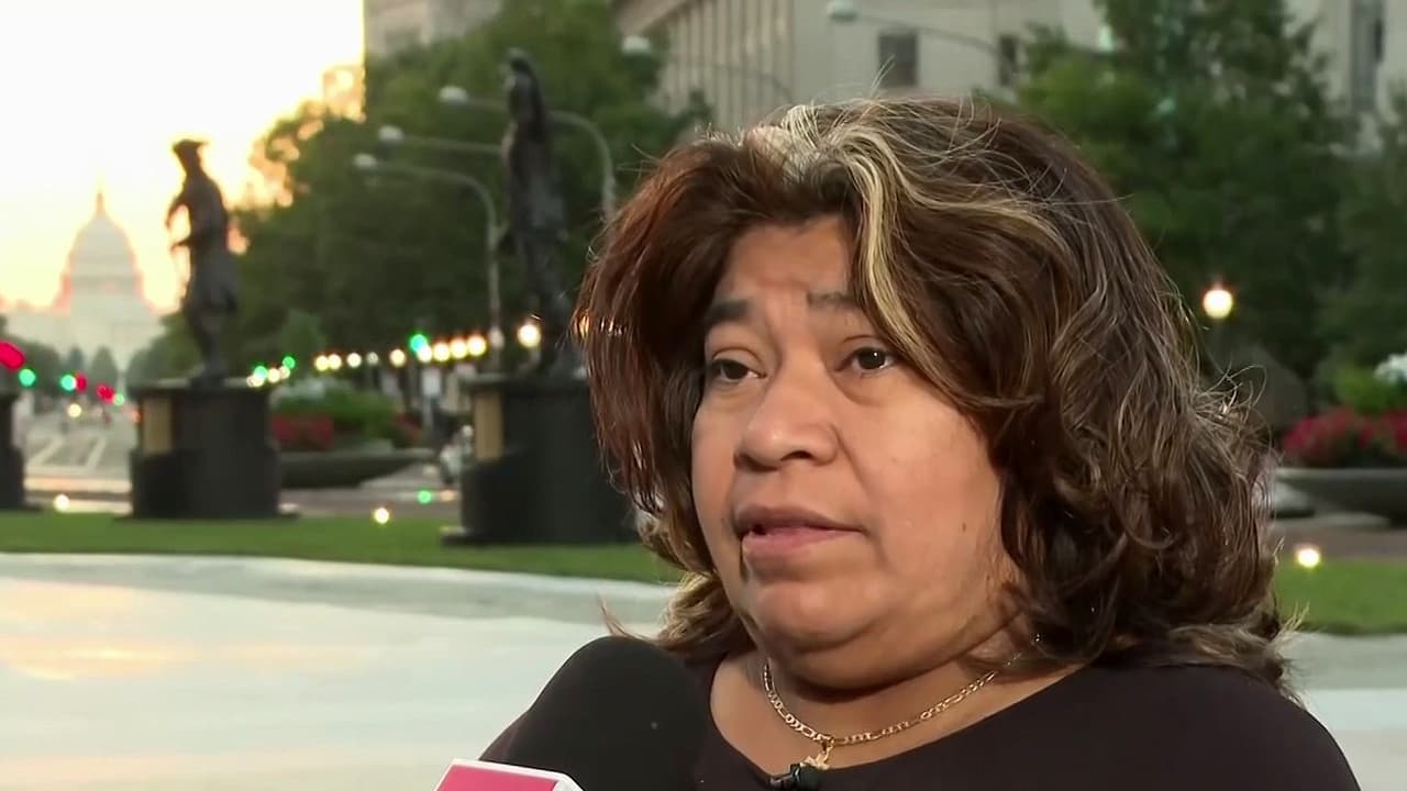 “Le hacen daño a mi hija”: entre incertidumbre salvadoreña en Washington lamenta el fin del TPS