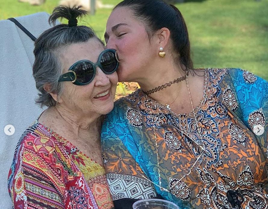 Describió que en el hotel en el que estuvieron hubo una sanitización de "todo" para cuidar de su salud y ayudarle "a hacerla muy feliz".
<br>