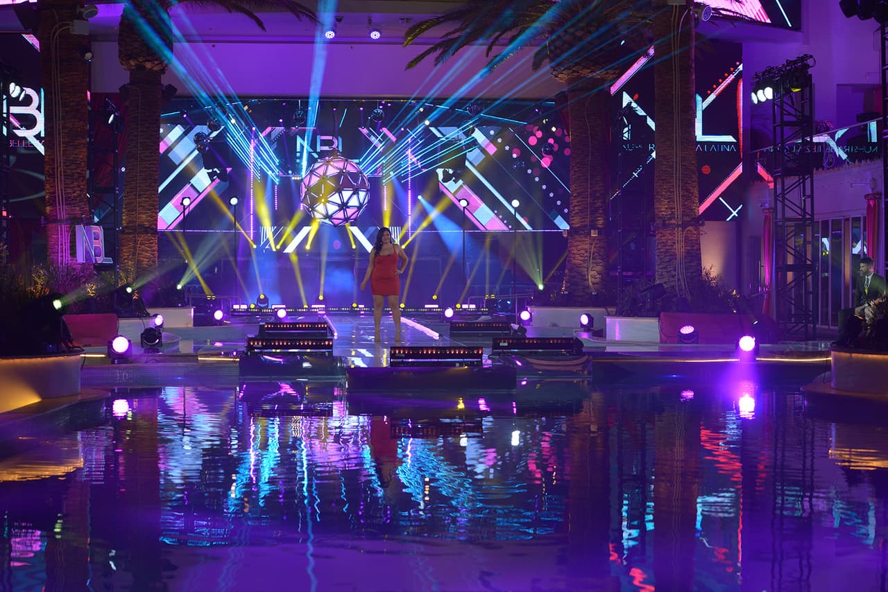 "Todo el dia tuve un monton de nervios, no se puede explicar cuántos nervios se sienten de pararte frente a un jurado", explica Vanessa mientras habla de lo entusiasmada que estaba de mostrar su talento: modelar ante una cámara fotográfica.
<br>