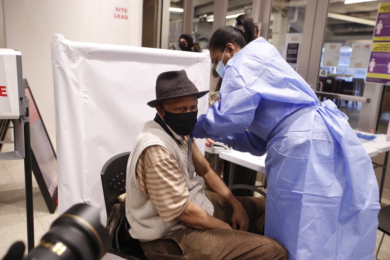 Nueva York comenzará a vacunar a personas con condiciones de salud riesgosas a partir del 15 de febrero