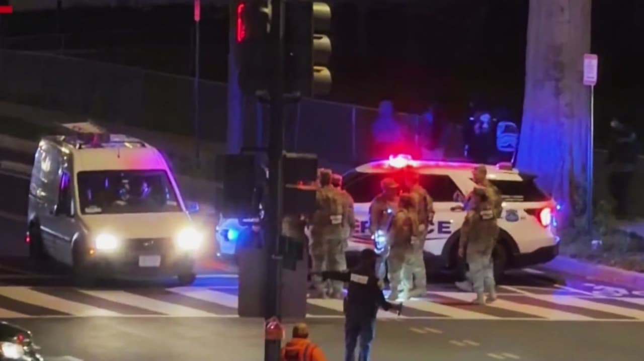 Voto de toque de queda para menores divide a concejales y sociedad en DC