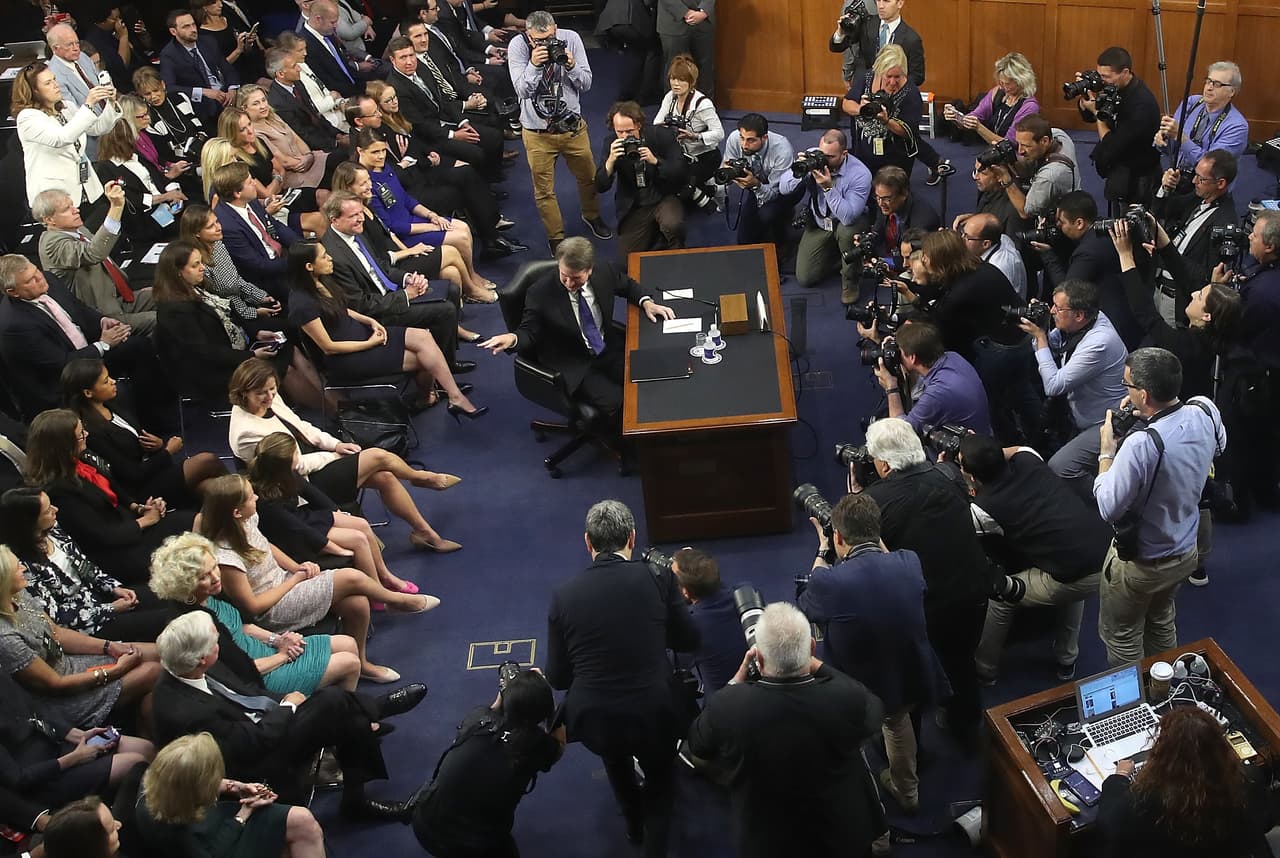 Según Donald Trump, el juez tiene unas 
<a href="https://www.univision.com/noticias/politica/brett-kavanaugh-el-elegido-de-trump-para-magistrado-de-la-corte-suprema">"credenciales impecables, una cualificación insuperable y un compromiso probado con la igualdad y la justicia</a>
<b>". </b>En el proceso de confirmación el nominado es interpelado por los senadores y sus credenciales son evaluadas.