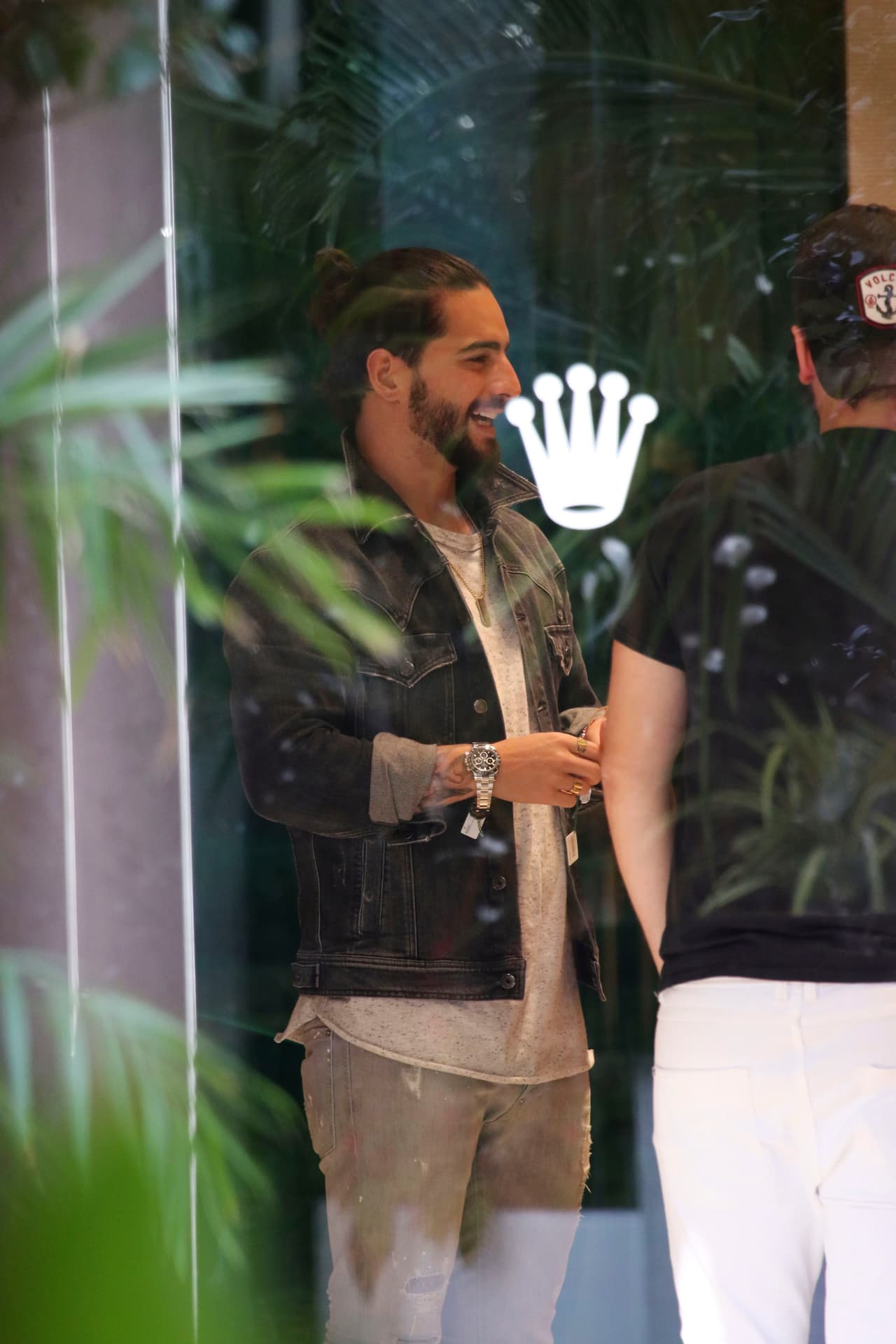 El reloj está hecho de oro y acero, se puede sumergir 100 metros y está valorado en 16,900 dólares.