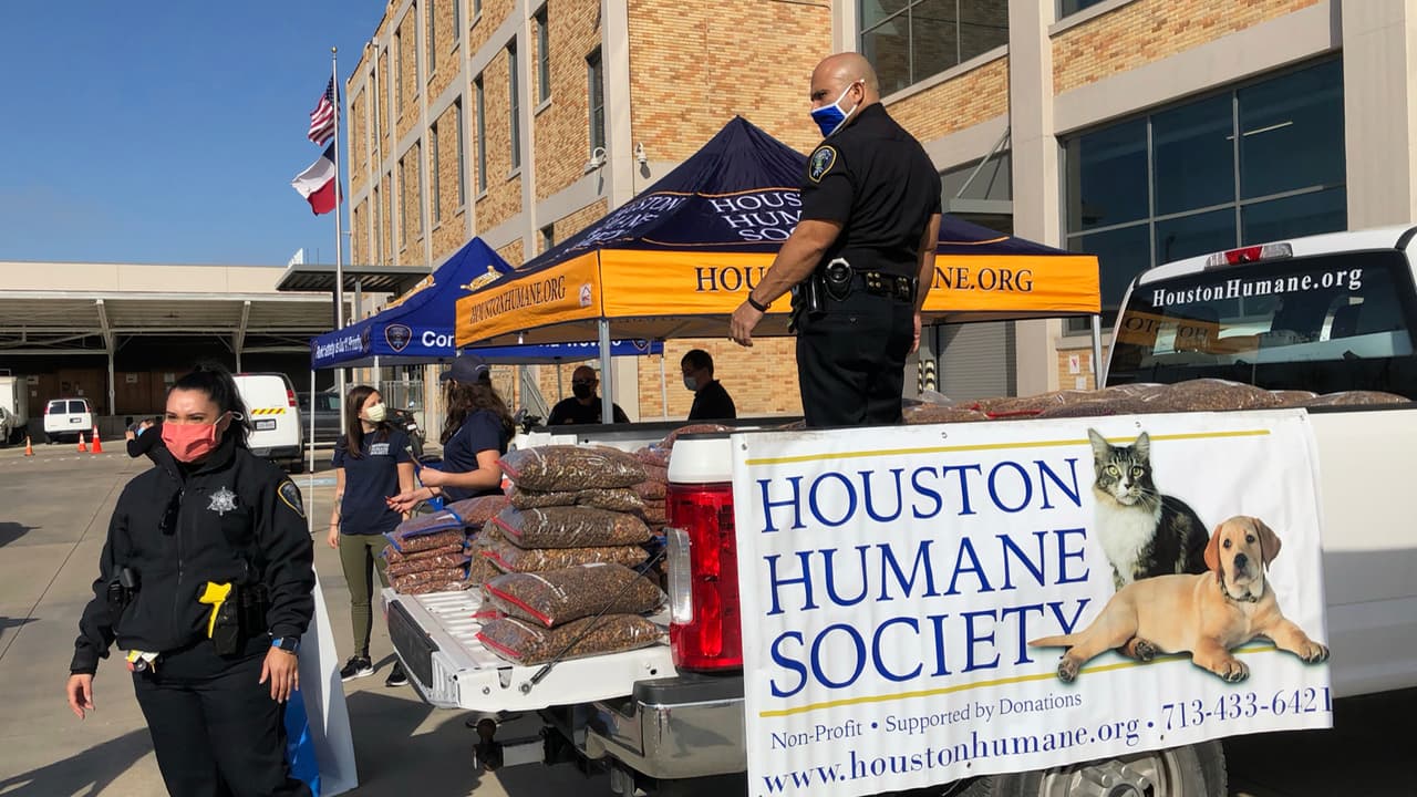 Fue abierto a cualquier persona en la comunidad de Houston y no se requería registro previo.