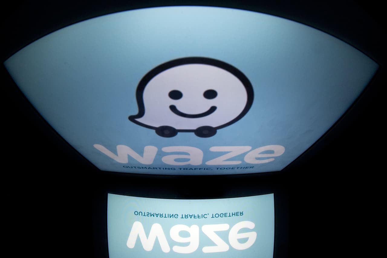 Waze, nacida en Israel, es hoy propiedad de Google y comienza a competir por los viajes compartidos en auto.