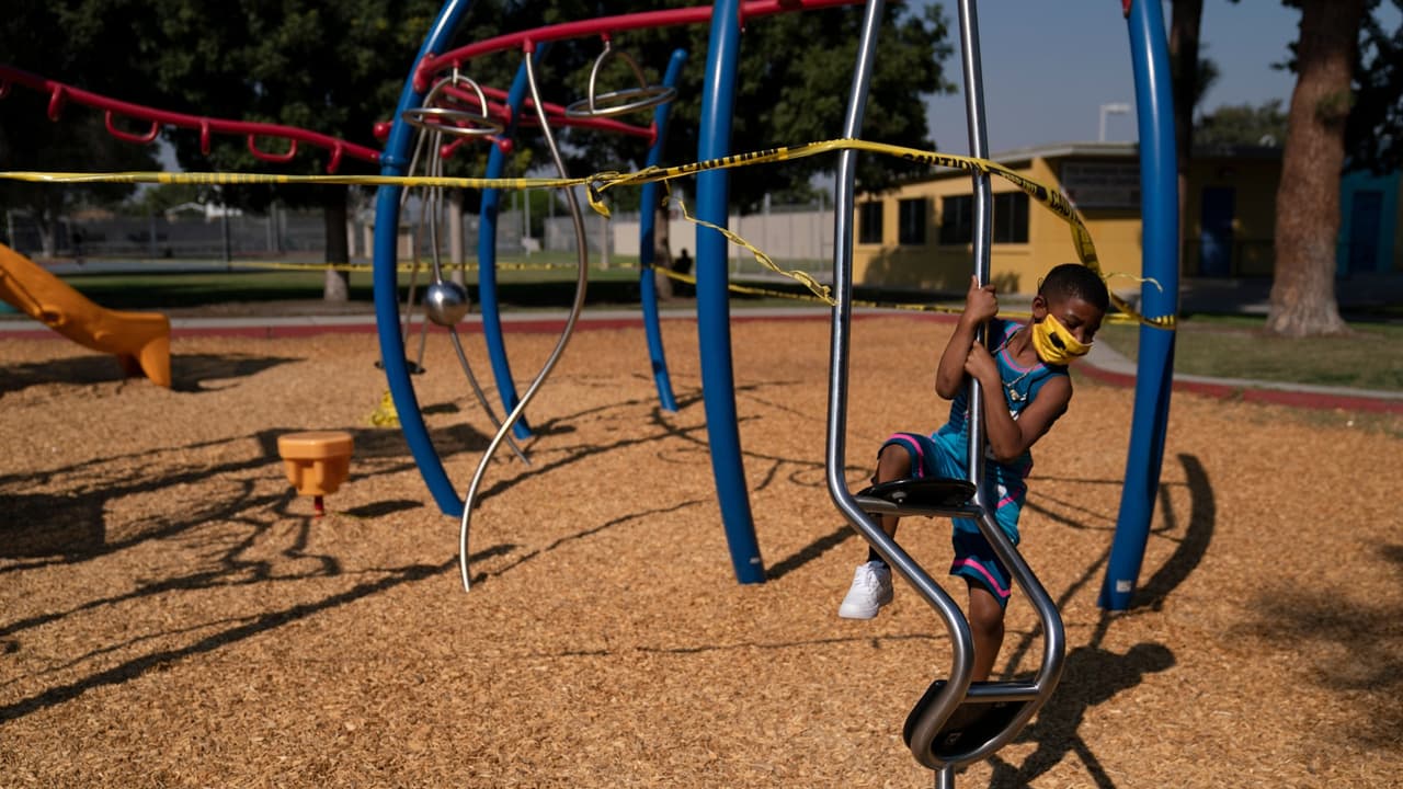 Qué tan seguro es llevar a tus hijos a las áreas de juegos infantiles en los parques durante la pandemia
