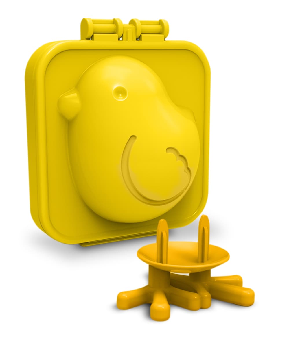 Egg-a-matic / Le quita lo ordinario a cualquier huevo duro. Sólo tienes que colocar un huevo cocido dentro de este molde, esperar unos minutos y el resultado final será un huevo en forma de pollito. Para darle un poco de más realismo, puedes montarlo sobre las dos patitas y así se sostendrá por sí mismo sobre tu plato. De venta en: Fredandfriends, $9 USD