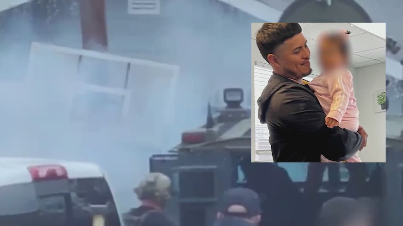 Había una bebé adentro: video muestra a agentes en operativo de ICE lanzando gas dentro de casa para un arresto