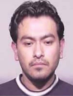 Hugo Sánchez es buscado por múltiples cargos de abuso sexual criminal predatorio ocurridos entre 2001 y 2003. Sánchez está acusado de abusar de tres menores de edad mientras vivía en Chicago. Las autoridades creen que Sánchez que podría estar viviendo en Guerrero, México.