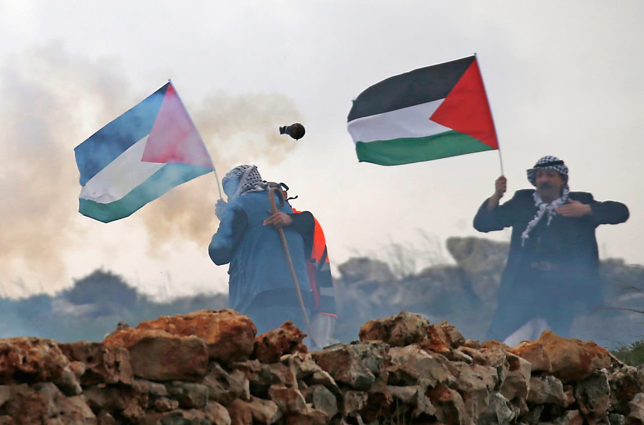 Al menos dos de los muertos pertenecían al grupo Hamas, según un oficial militar israelí.