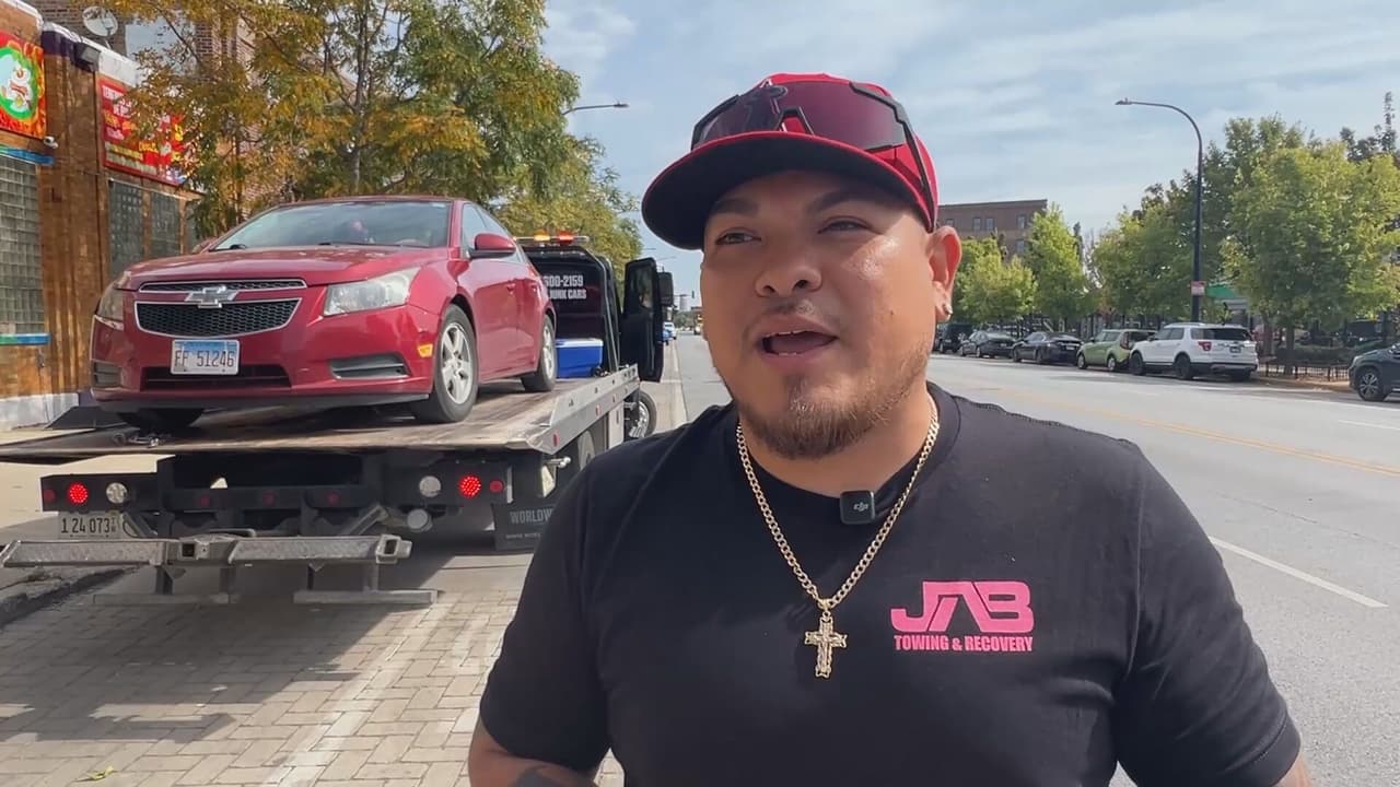¿Qué pasa con los carros de los arrestados por ICE? Este hispano ayuda gratis a los familiares