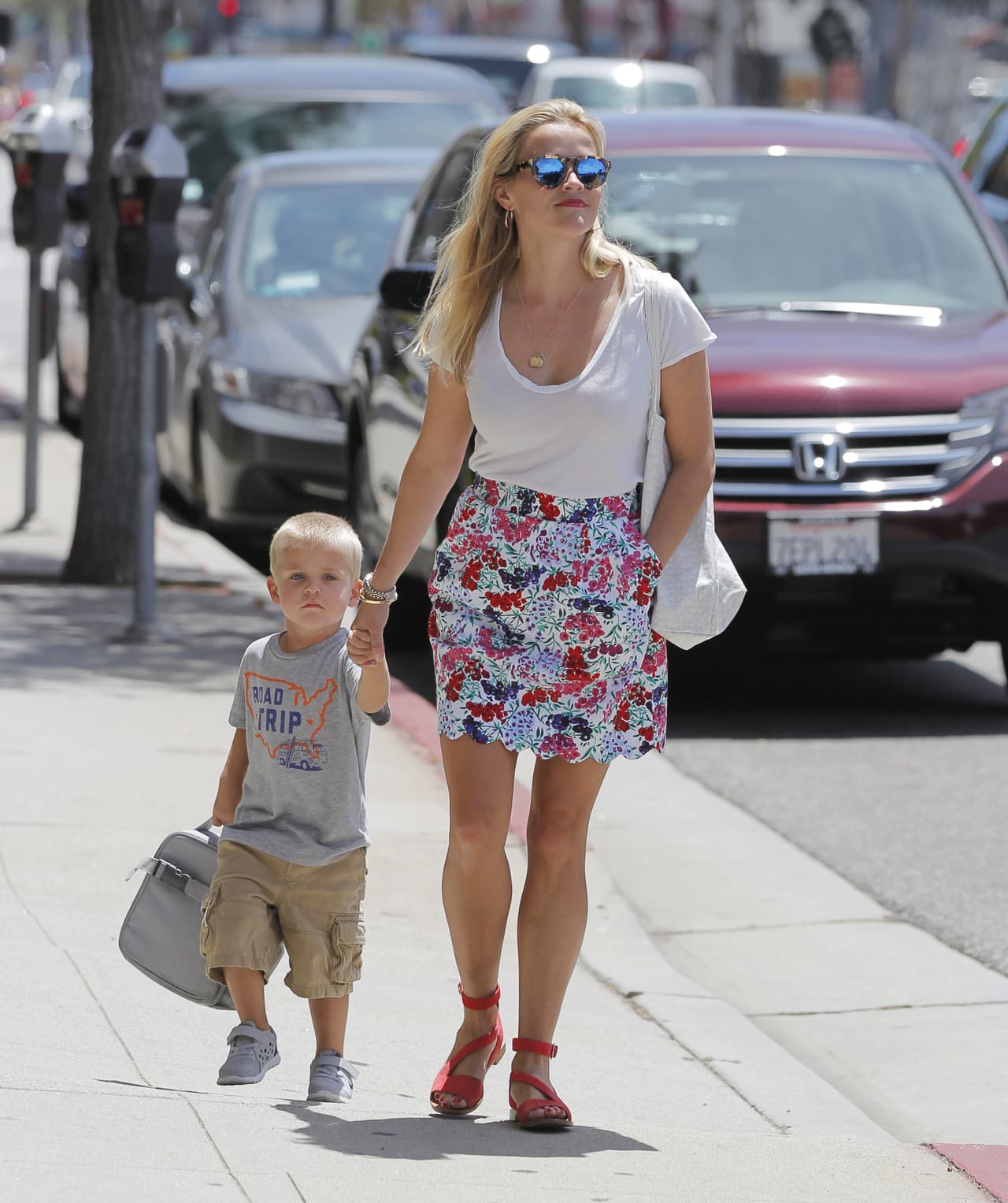 Esta rubia es como los buenos vinos, entre más pasa el tiempo, se pone mejor.