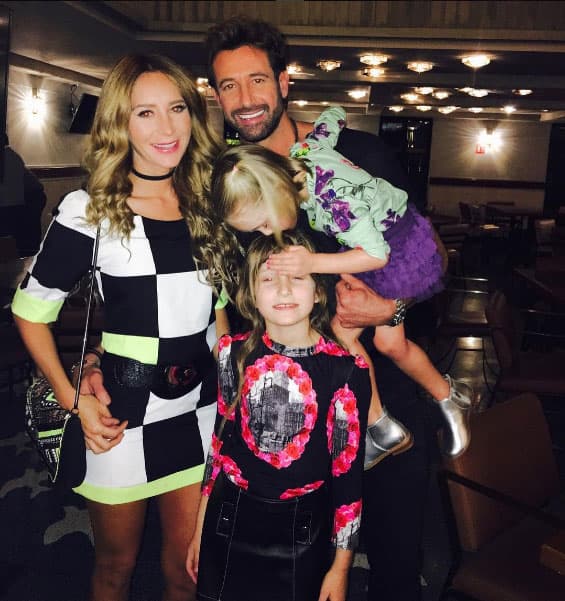 En pocos meses cumplirán su segundo año de matrimonio, sus hijas cada vez están más grandes y felices. ¿Te gusta la familia que forman?