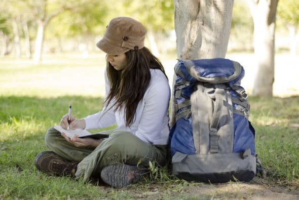 ¿Por qué cosas darías gracias hoy? Diario haz una lista de tres cosas por las que te sientas agradecida, recomienda la consejera clínica Joyce Marter en el sitio Psych Central.