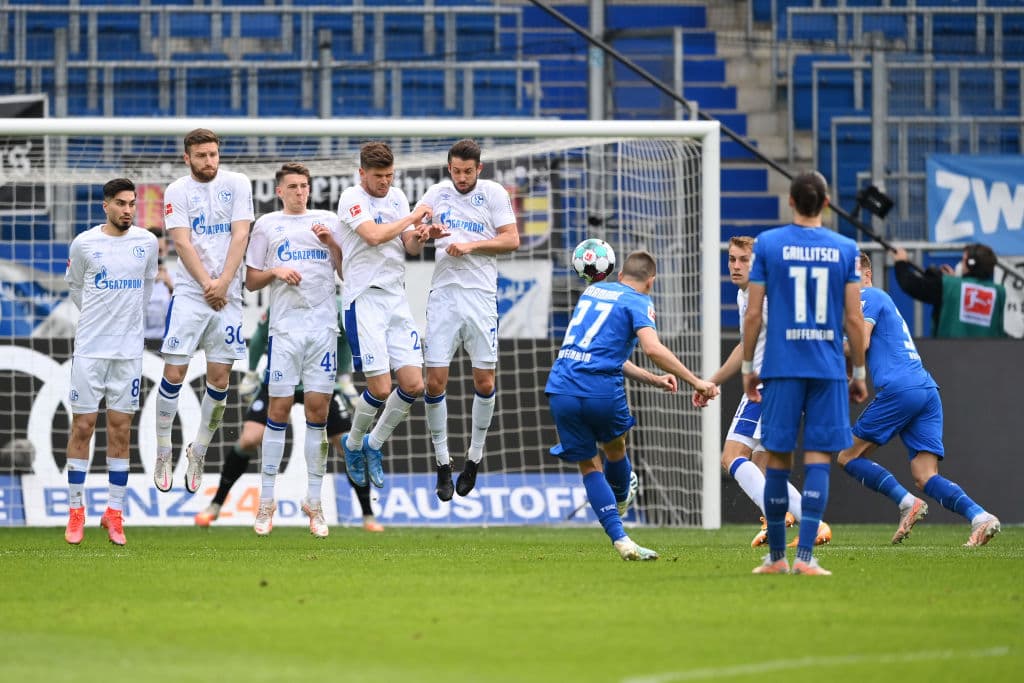 Schalke 04 continúa cen el sótano de la tabla y esta vez caen 4-2 frente al Hoffenheim.