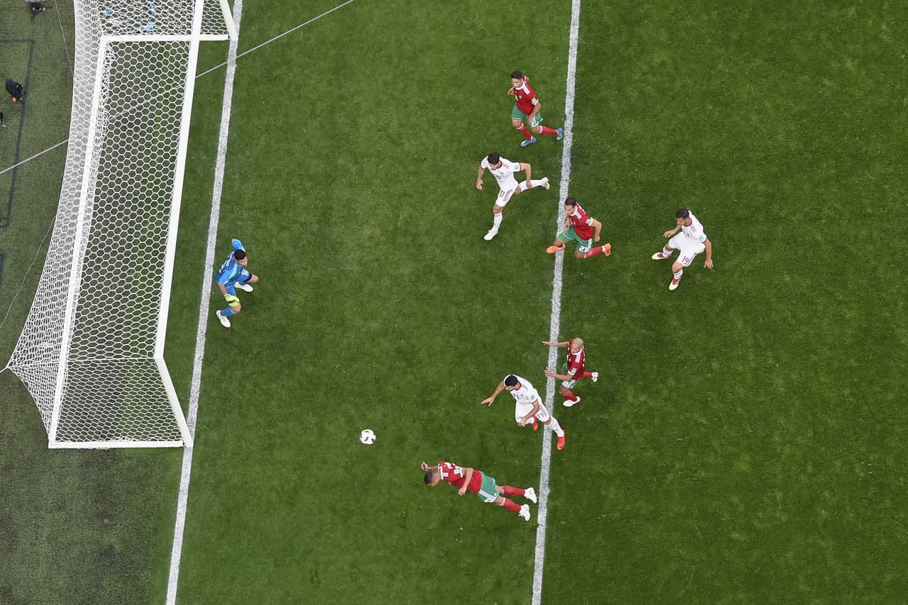 7: autogol de Aziz Bouhaddouz al minuto 48 del segundo tiempo. Marruecos 0-1 Irán.