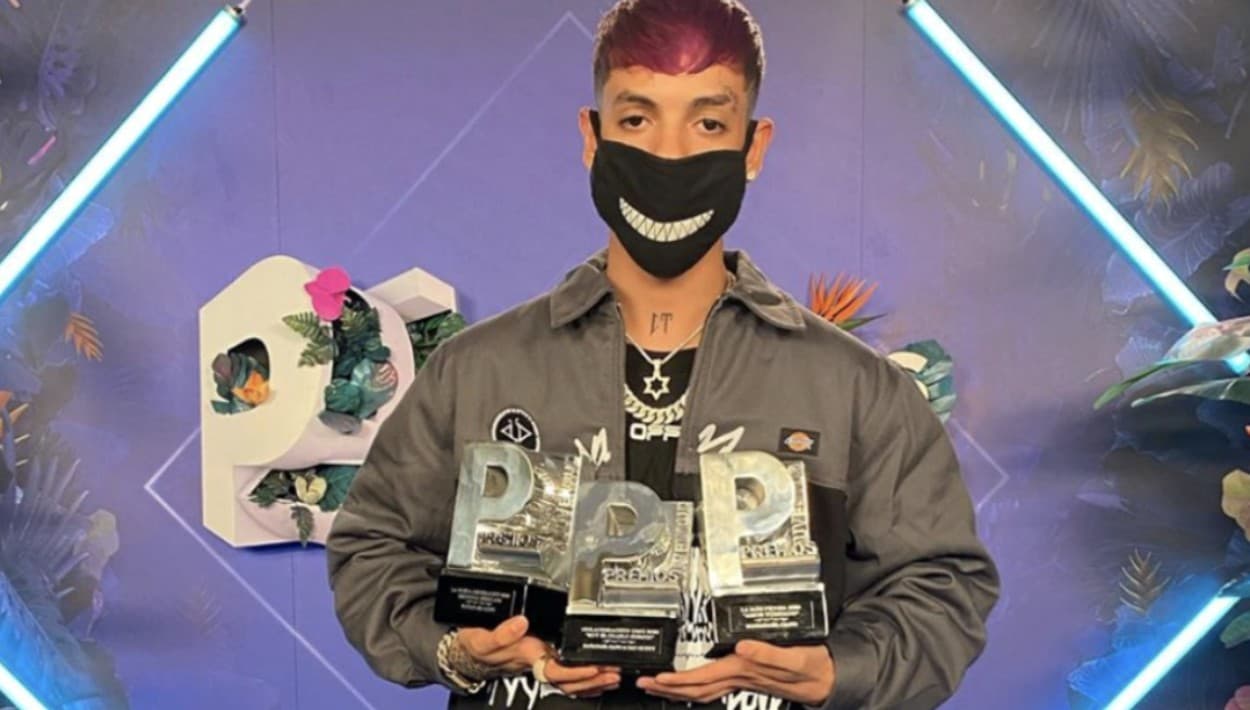  Triple victoria: Natanael Cano se consolida con sus corridos y trap tumbados en Premios Juventud