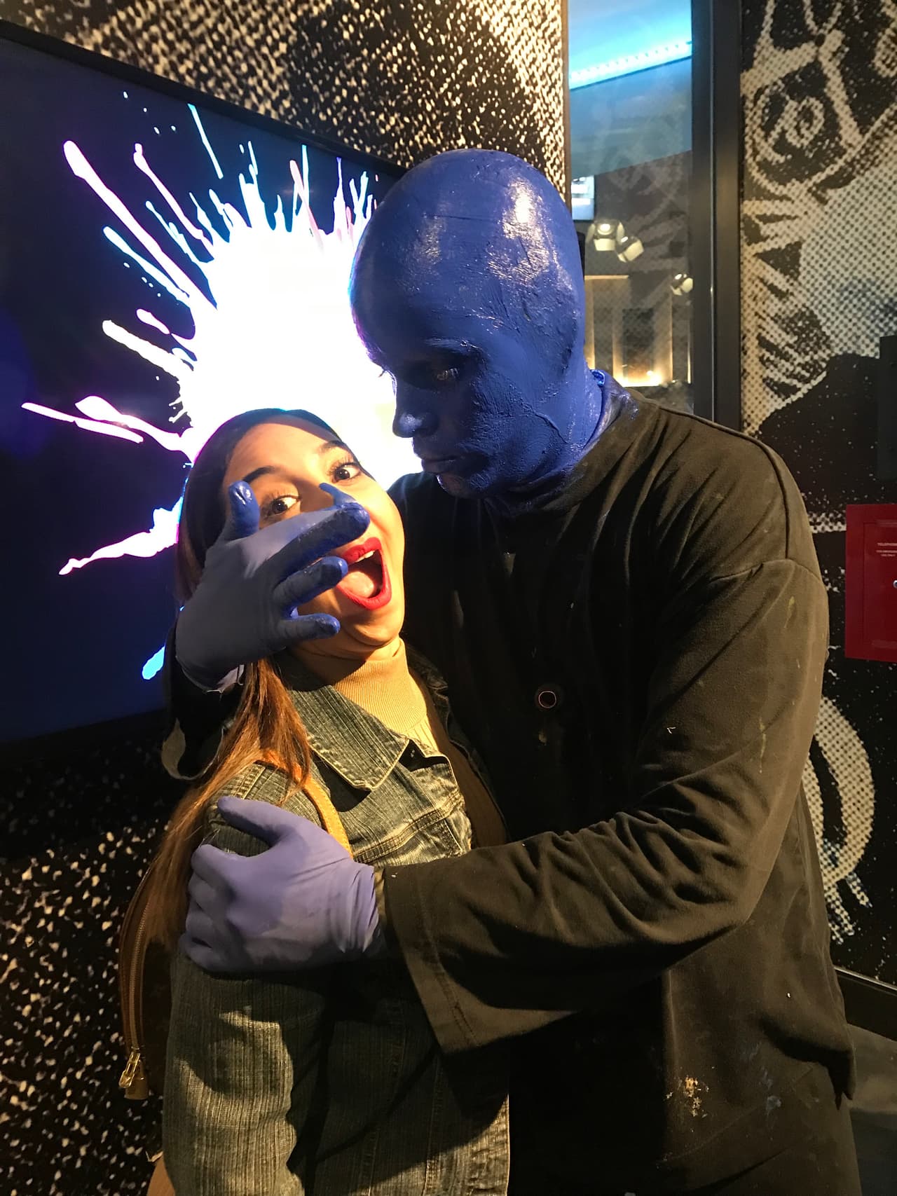 <b>Mafer</b> no podía irse de
<b>Las Vegas</b> sin antes visitar uno de los aclamados espectáculos de entretenimiento y escogió el show de
<b>'Blue Man Group'</b> en el hotel
<b> Luxor</b>.