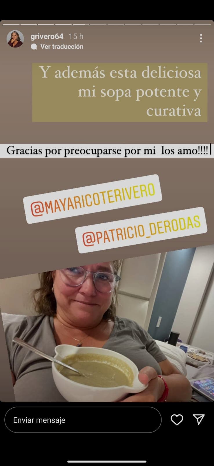 “Y además está deliciosa mi sopa, potente y curativa. Gracias por preocuparse por mí, ¡los amo!”, escribió Gaby sobre una imagen en la que se le puede ver descansando en su cama. 
<br>