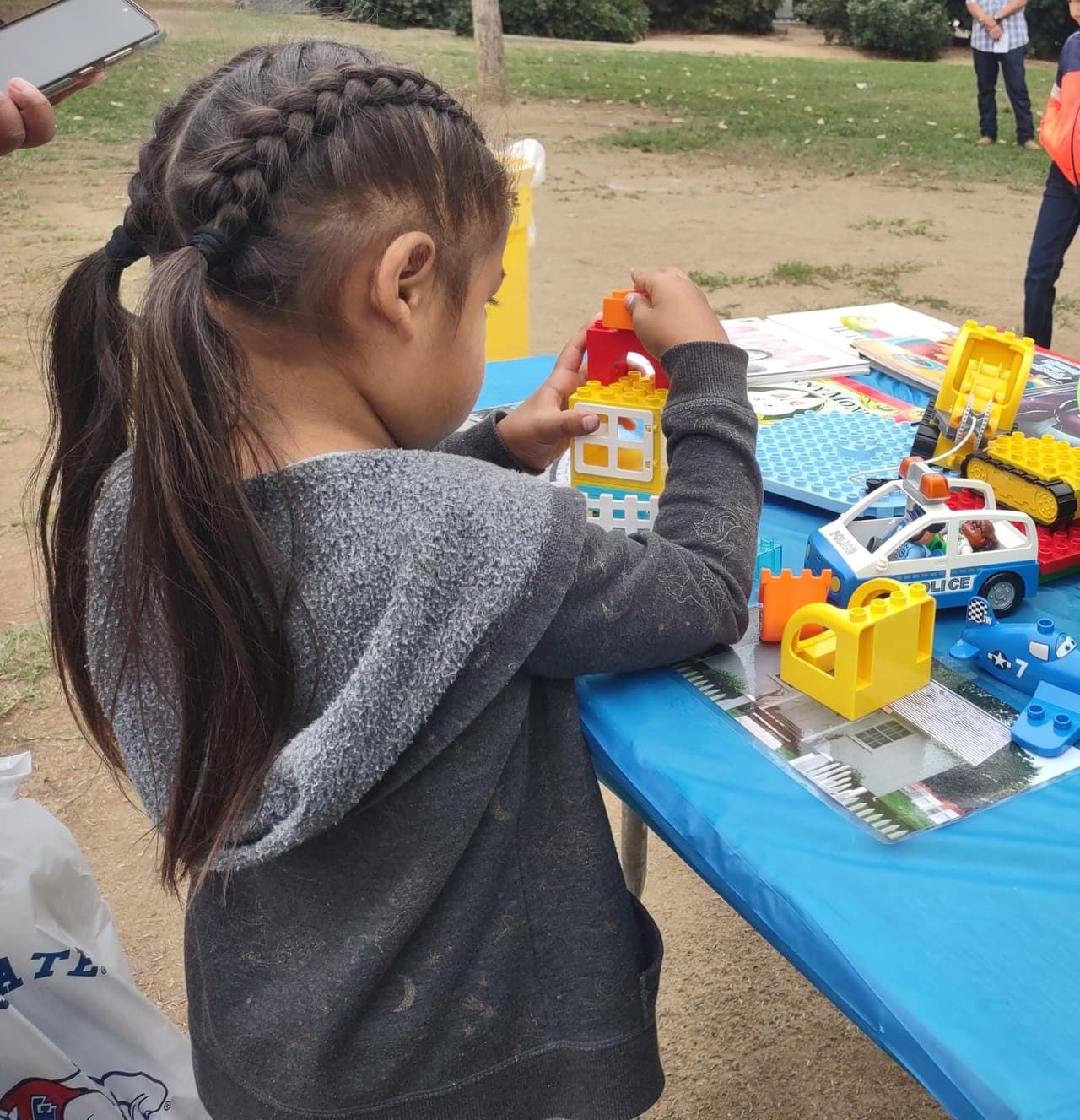 Hubo varios puestos para niños, todos con atención a la educación y autoestima de los menores, donde pudieron participar en diferentes ejercicios.