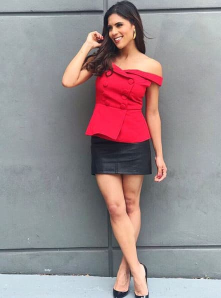 Rojo y negro son una mezcla perfecta para que, como Francisca, nunca pases desapercibida.