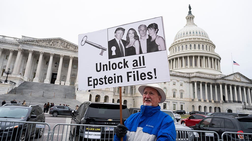 En un minuto: Trump recibe el proyecto de ley para publicar los archivos del caso Epstein
