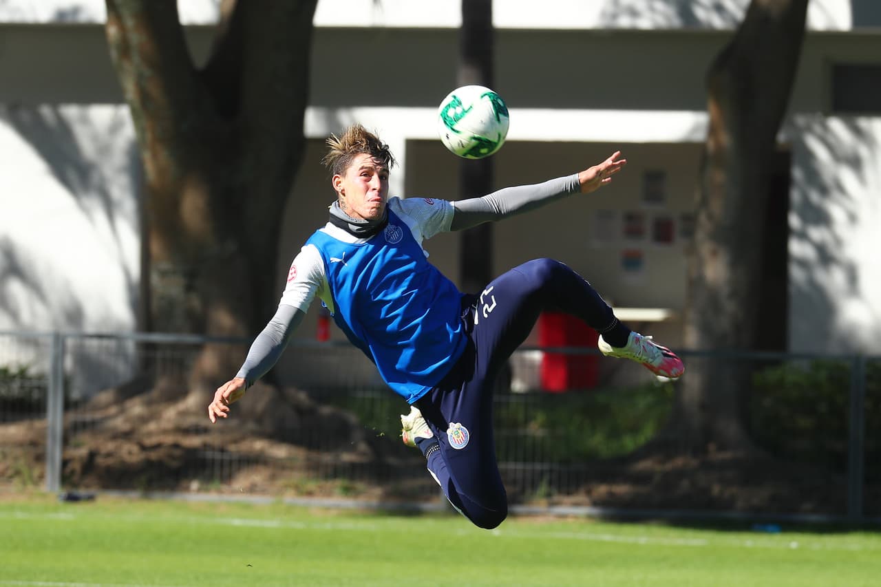 Las Chivas del Guadalajara se preparan con fuertes entrenamientos en Verde Valle para su primera fecha del torneo Guard1anes 2021, que será este viernes a las 19:30 ante el equipo de Puebla en el Estadio Cuauhtémoc.