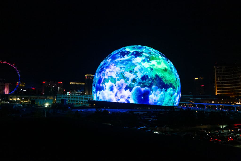 Exosphere, la gigantesca pantalla en forma de cúpula que ilumina Las Vegas por primera vez