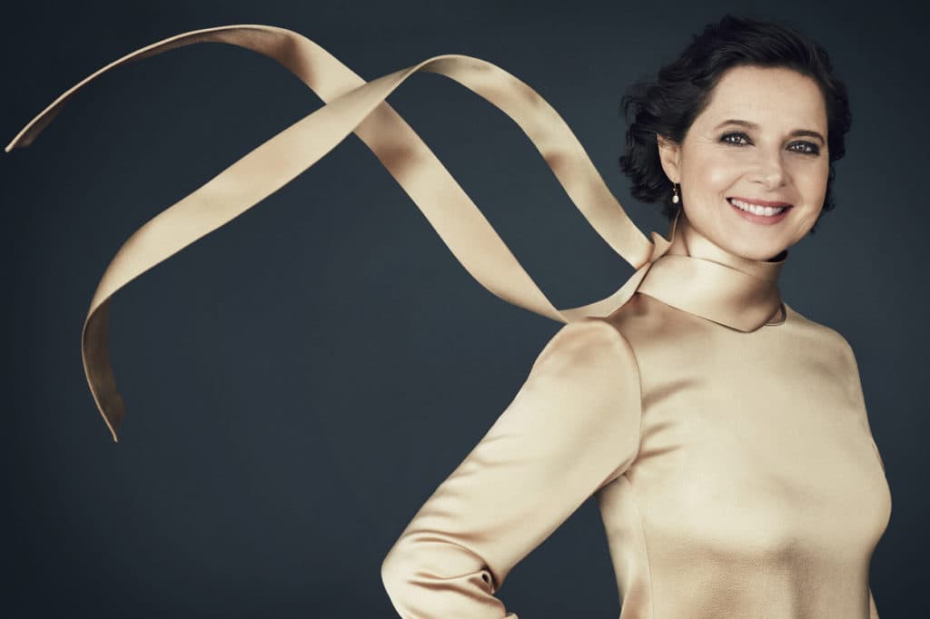 Cuando Isabella Rossellini regresó a ser la imagen institucional de Lancôme a los 65 años, el fotógrafo elegido para su campaña oficial fue Alexi.
