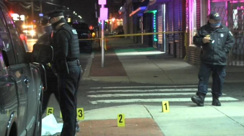 Investigan dos asesinatos en diversos puntos de Filadelfia
