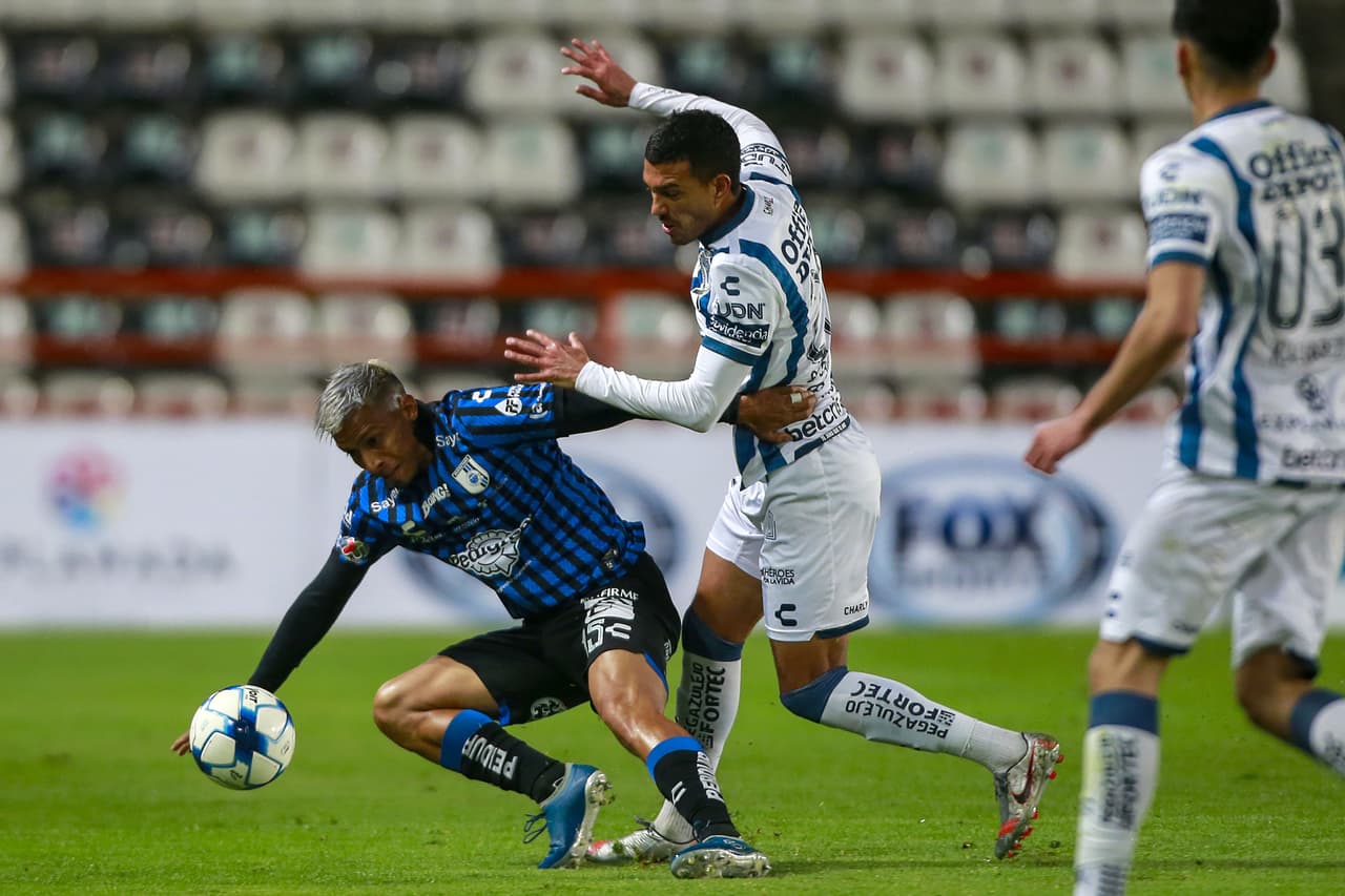 Los Tuzos se fueron con ventaja al descanso tras los tantos de Nicolás Ibáñez y Luis Chávez, pero Ángel Sepúlveda rescató el empate para los Gallos; José Angulo había adelantado a los visitantes.