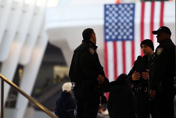 Trump vs Clinton, ¿quién pierde con los atentados en Bruselas?