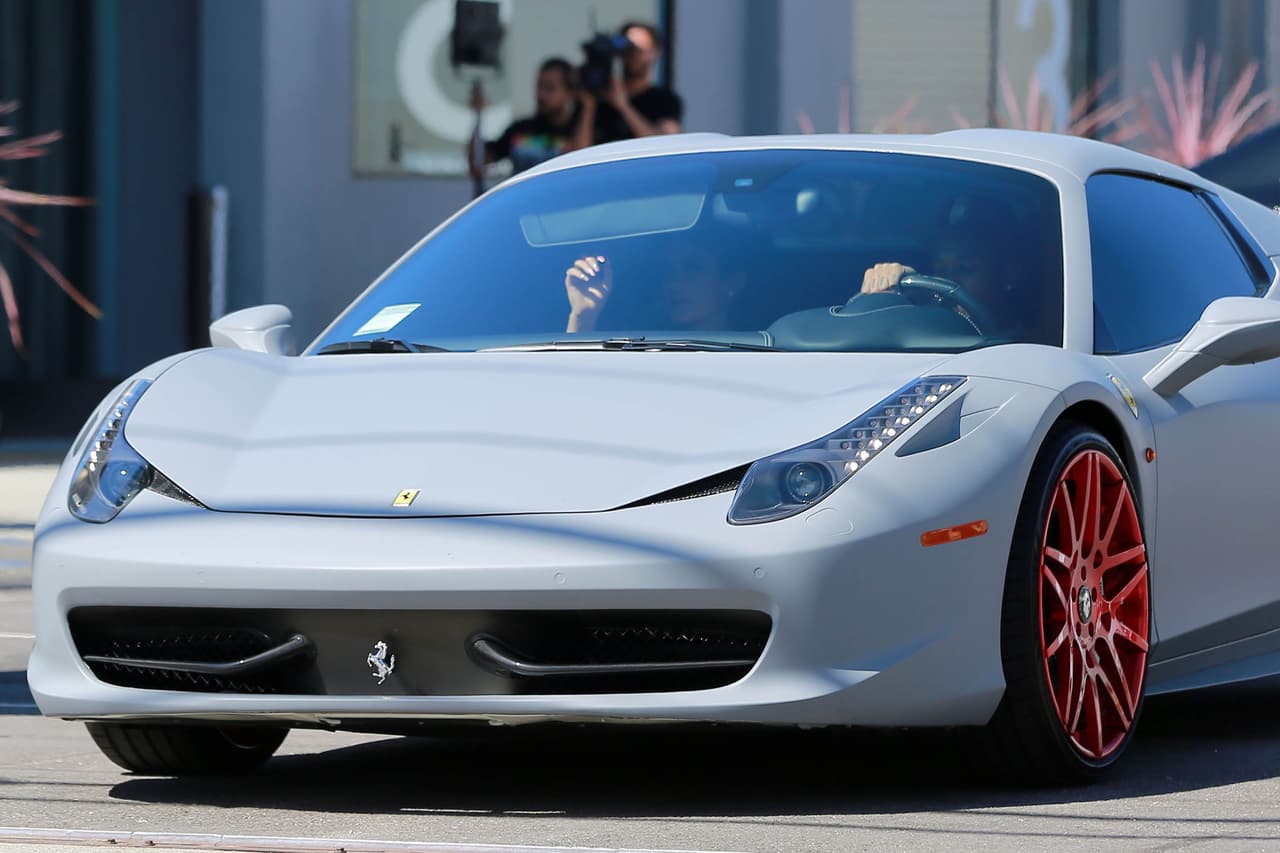 Tyga se puso al volante.