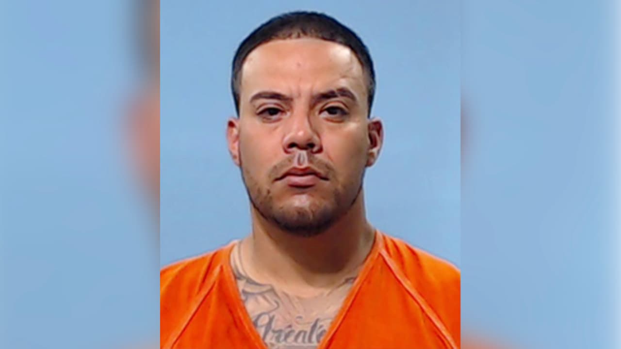 Arrestan a sospechoso de hacerse pasar por oficial de escuela para secuestrar y abusar a una estudiante