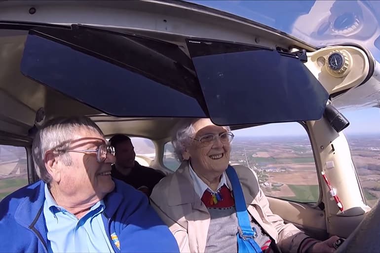 La curva de la felicidad tiene forma de 'U': nos sentimos mejor a partir de los 50 