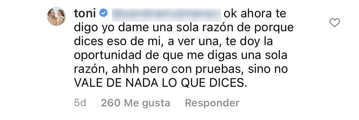 El mentor de
<b>Mira Quién Baila</b> de nueva cuenta paró en seco el señalamiento: "Dame una sola razón de porqué dices eso de mi. A ver: una". Además, le aclaró que sin "pruebas", "no vale nada" de los dichos que escribió.
<br>