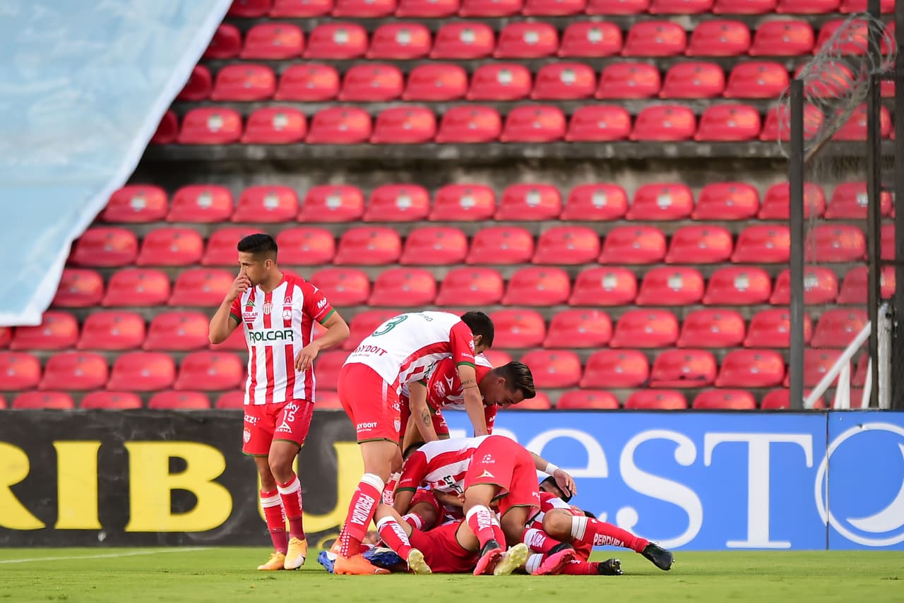 Alejandro Zendejas (45+2’) perforó el arco con un tremendo fierrazo desde fuera del área.