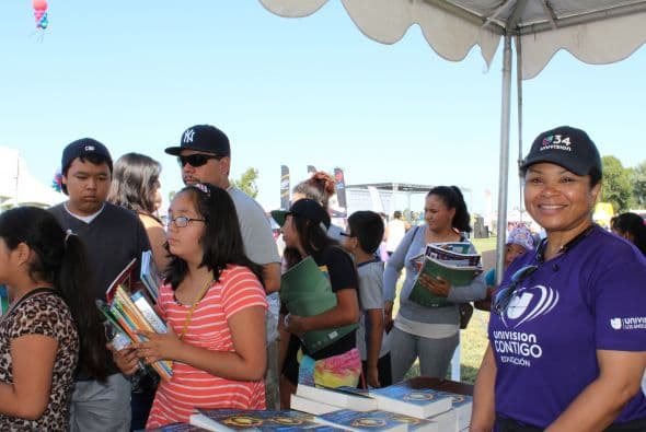 Miles se dieron cita en la séptima edición de la Feria de Educación que se festejó en Cal State Dominguez Hills. Te compartimos fotos de la concurrida celebración escolar.