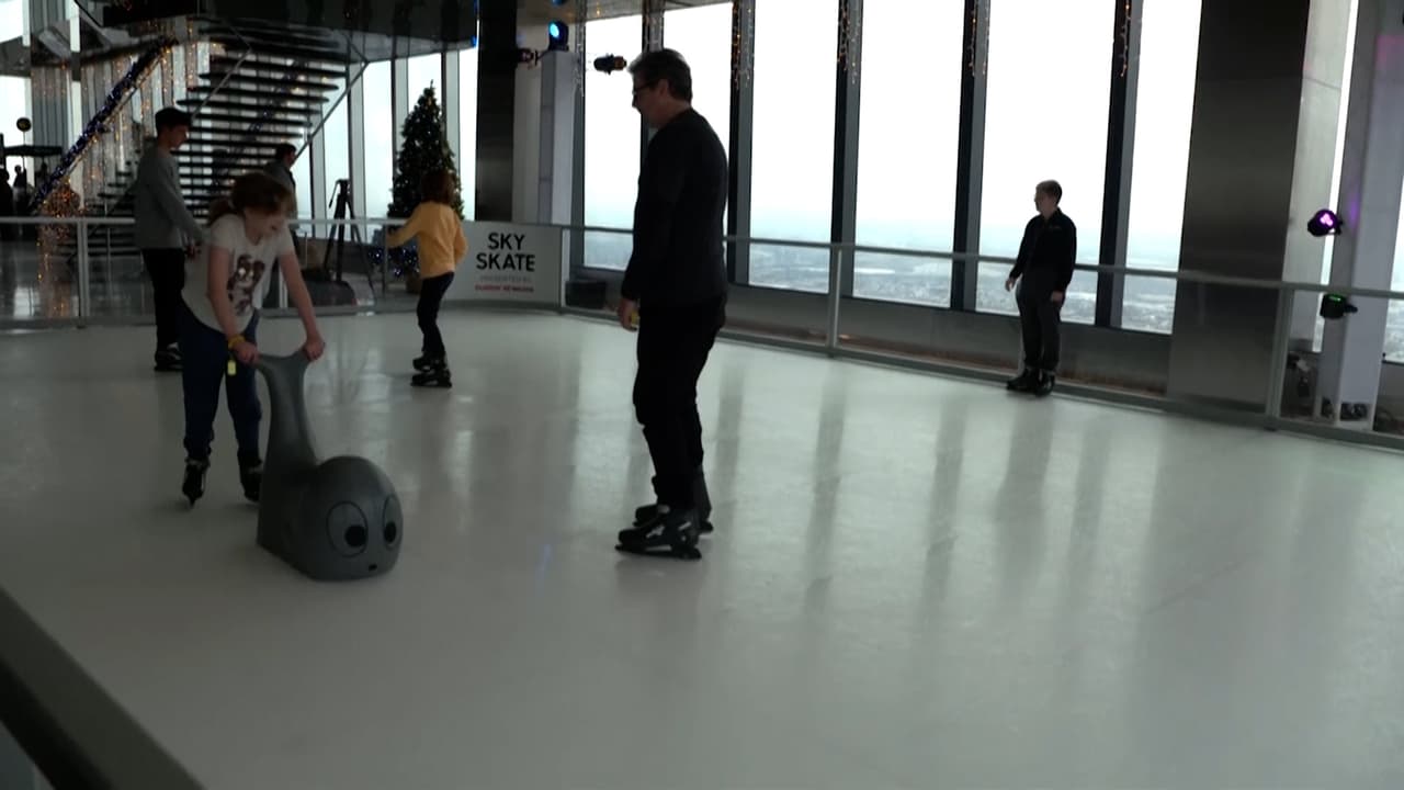 Abre sus puertas pista de patinaje en rascacielos de Manhattan