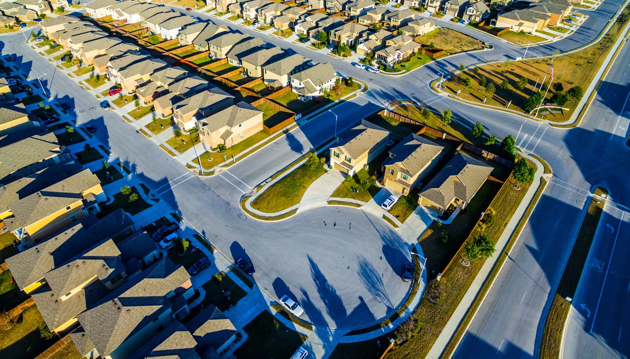 La nueva crisis suburbana: cómo el lugar donde creció el sueño americano ya no es el mismo