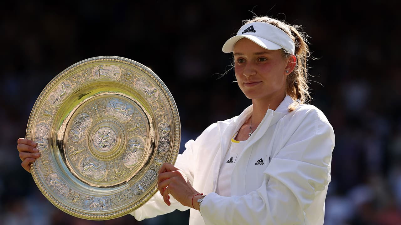 La kazaja Elena Rybakina gana Wimbledon tras vencer a la tunecina Ons Jabeur