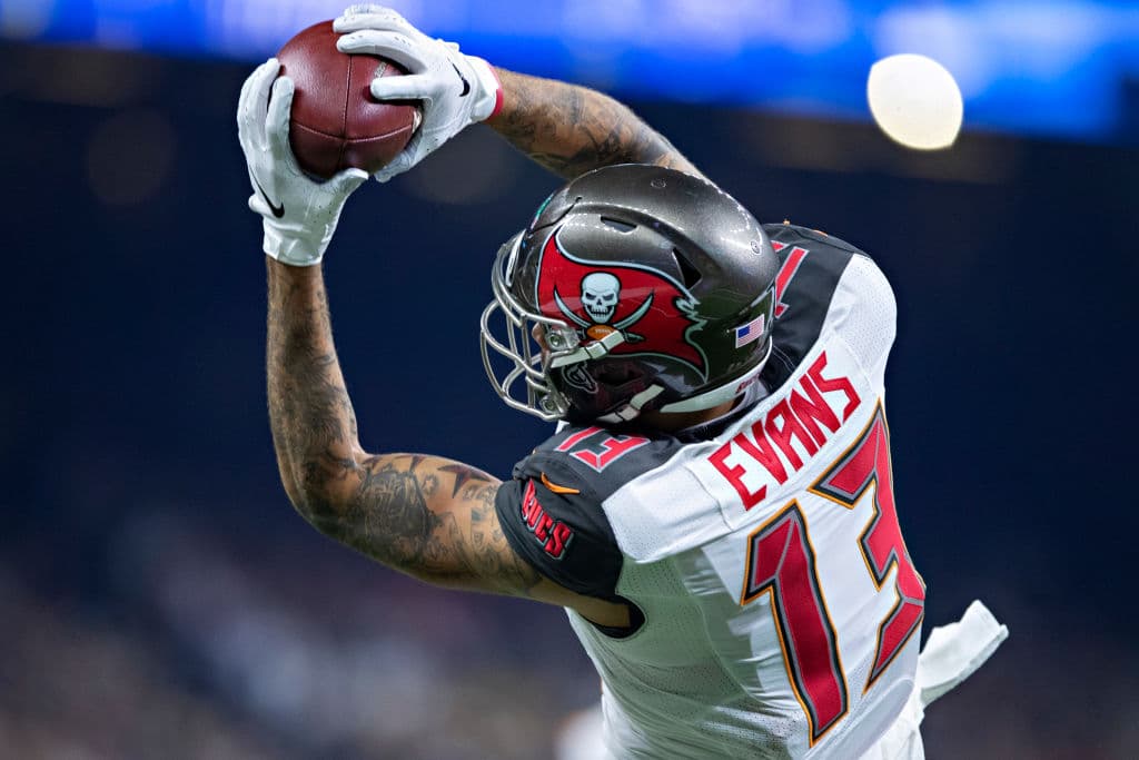 La gran figura, junto con su quarterback, ha sido Mike Evans, el receptor de Tampa Bay. Capturó siete pases para 147 yardas, una gran actuación, con un touchdown.