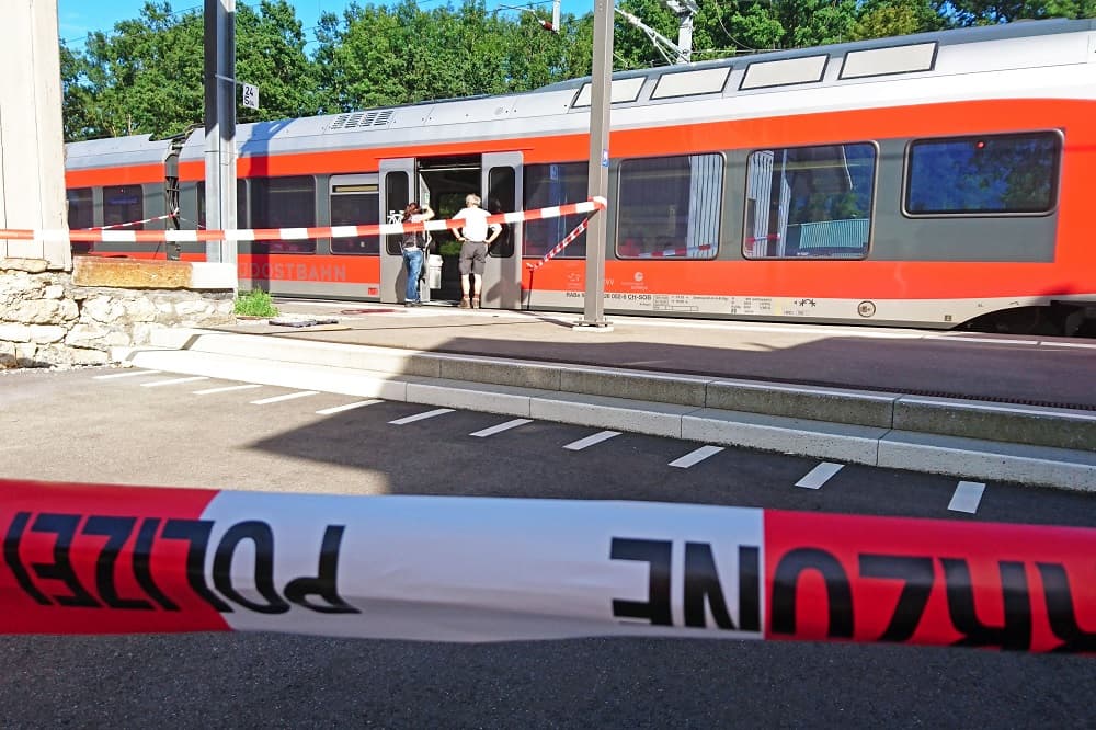 Siete heridos en un tren de Suiza por el ataque de un hombre con un cuchillo y un líquido inflamable 