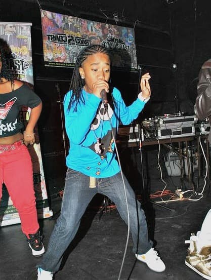 En su casa le dicen Baby Boy, es productor de su propia música y usa la música como forma de escape.