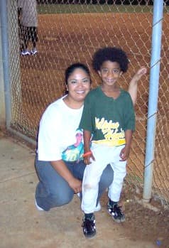 En su casa le dicen Baby Boy, es productor de su propia música y usa la música como forma de escape.