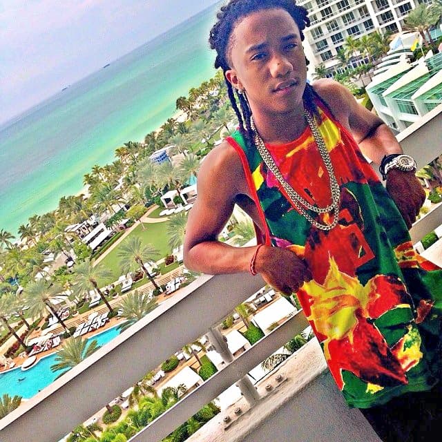 En su casa le dicen Baby Boy, es productor de su propia música y usa la música como forma de escape.