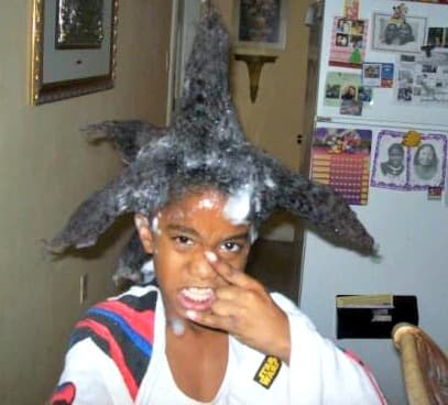 En su casa le dicen Baby Boy, es productor de su propia música y usa la música como forma de escape.