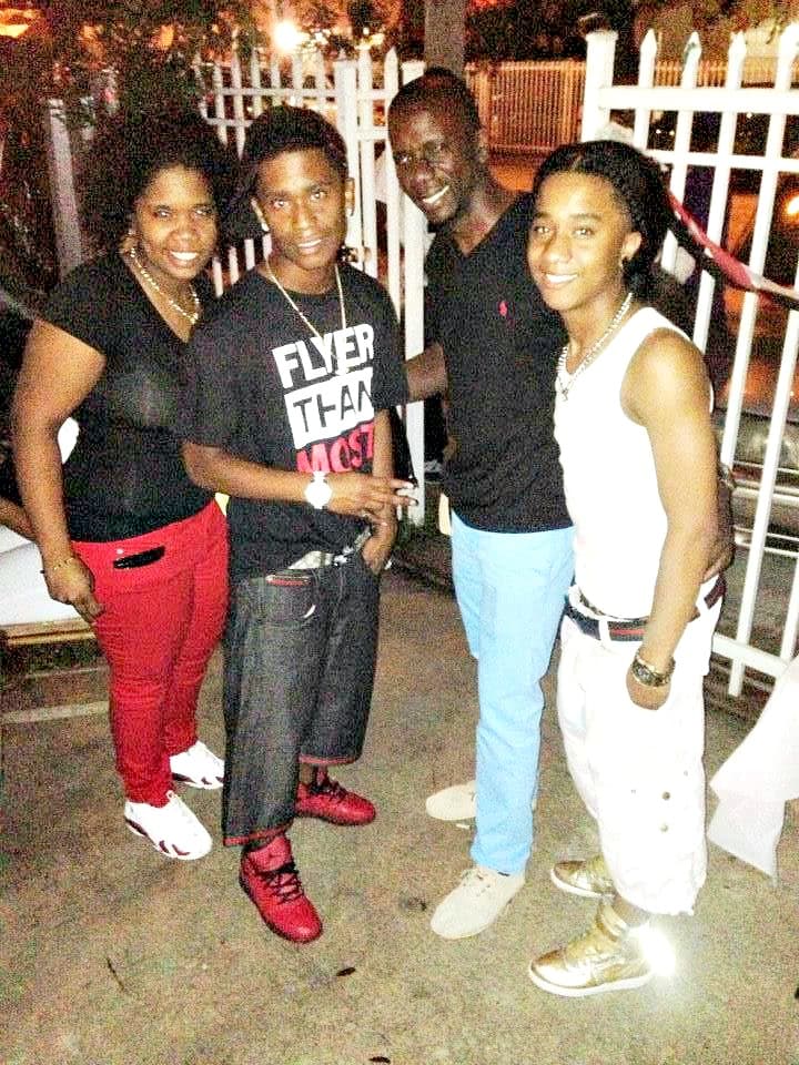 En su casa le dicen Baby Boy, es productor de su propia música y usa la música como forma de escape.