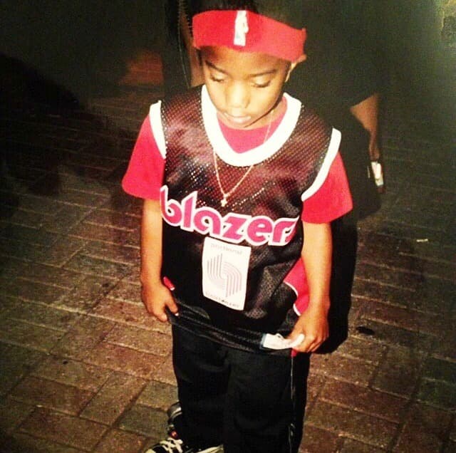 En su casa le dicen Baby Boy, es productor de su propia música y usa la música como forma de escape.